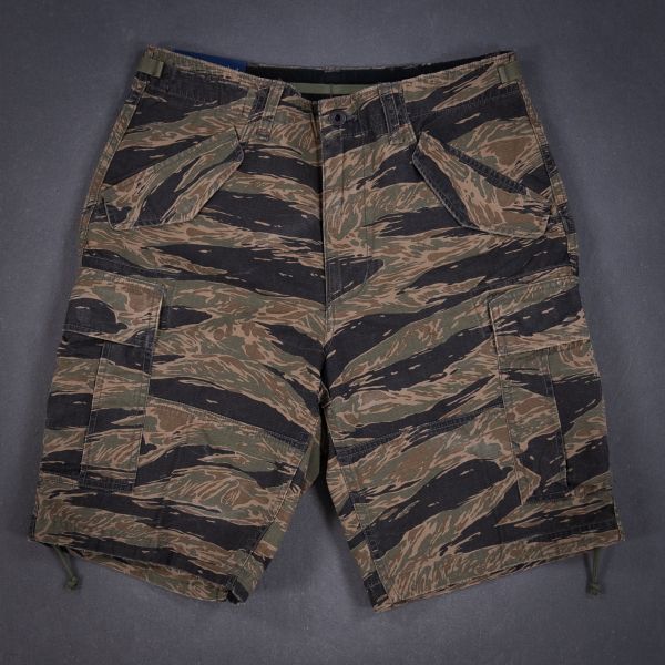 TIGER CAMO UTILITY SHORT BUN